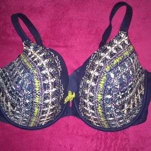 Victoria’s Secret 38DD bra